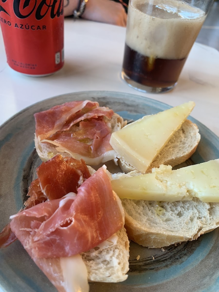 Bar Restaurante El Jardin Photos 2